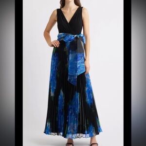 NWT Eliza J Pleated Watercolor Sleeveless
Gown 0 Petite